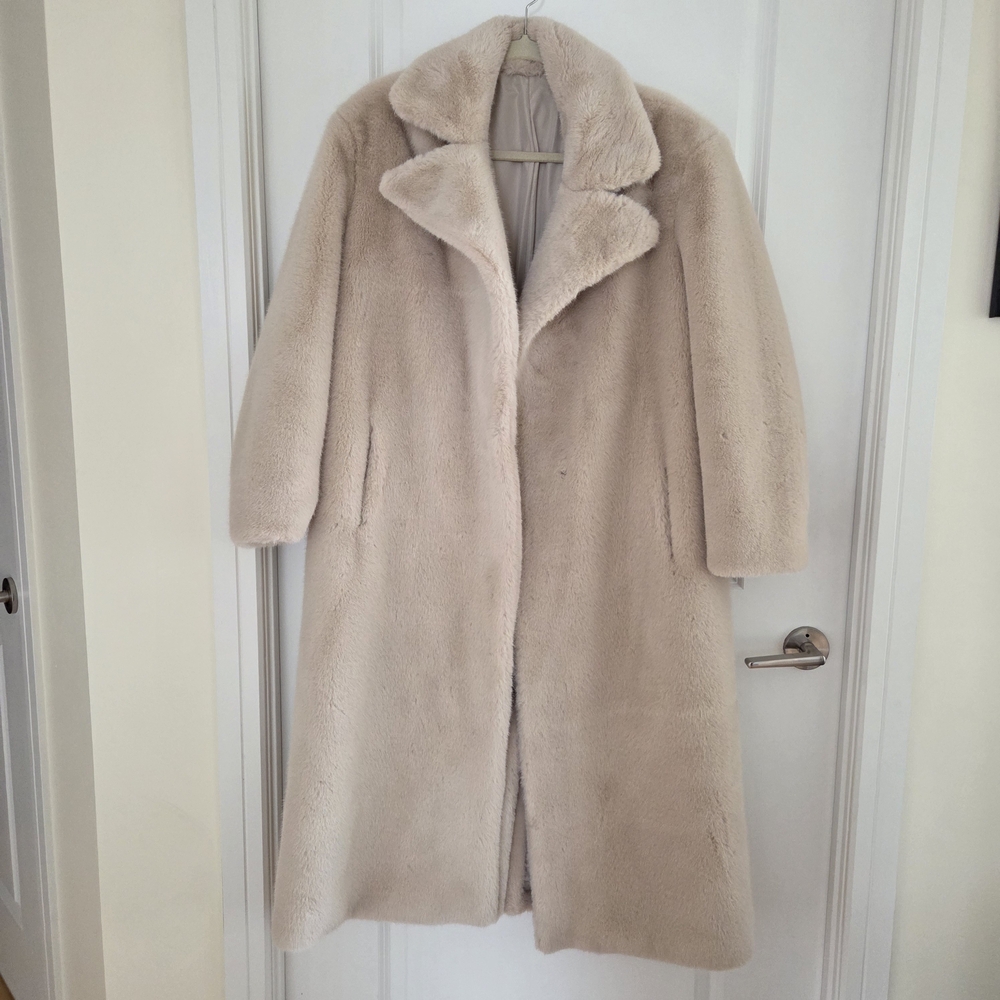 Luxurious Women’s Cream Faux-Fur Long Coat